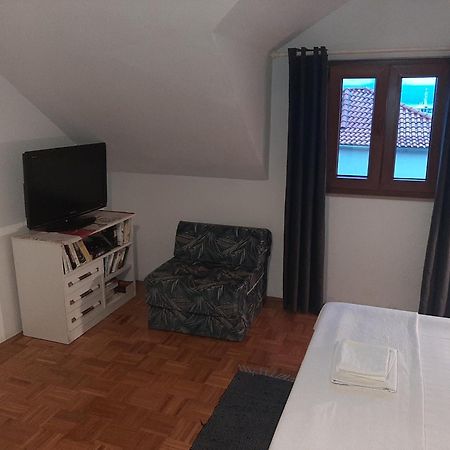 Vila Dora Supetar Apartment Стая снимка