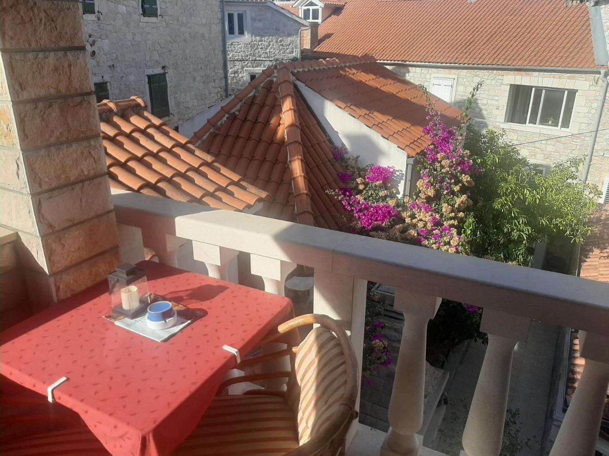 Vila Dora Supetar Apartment Екстериор снимка