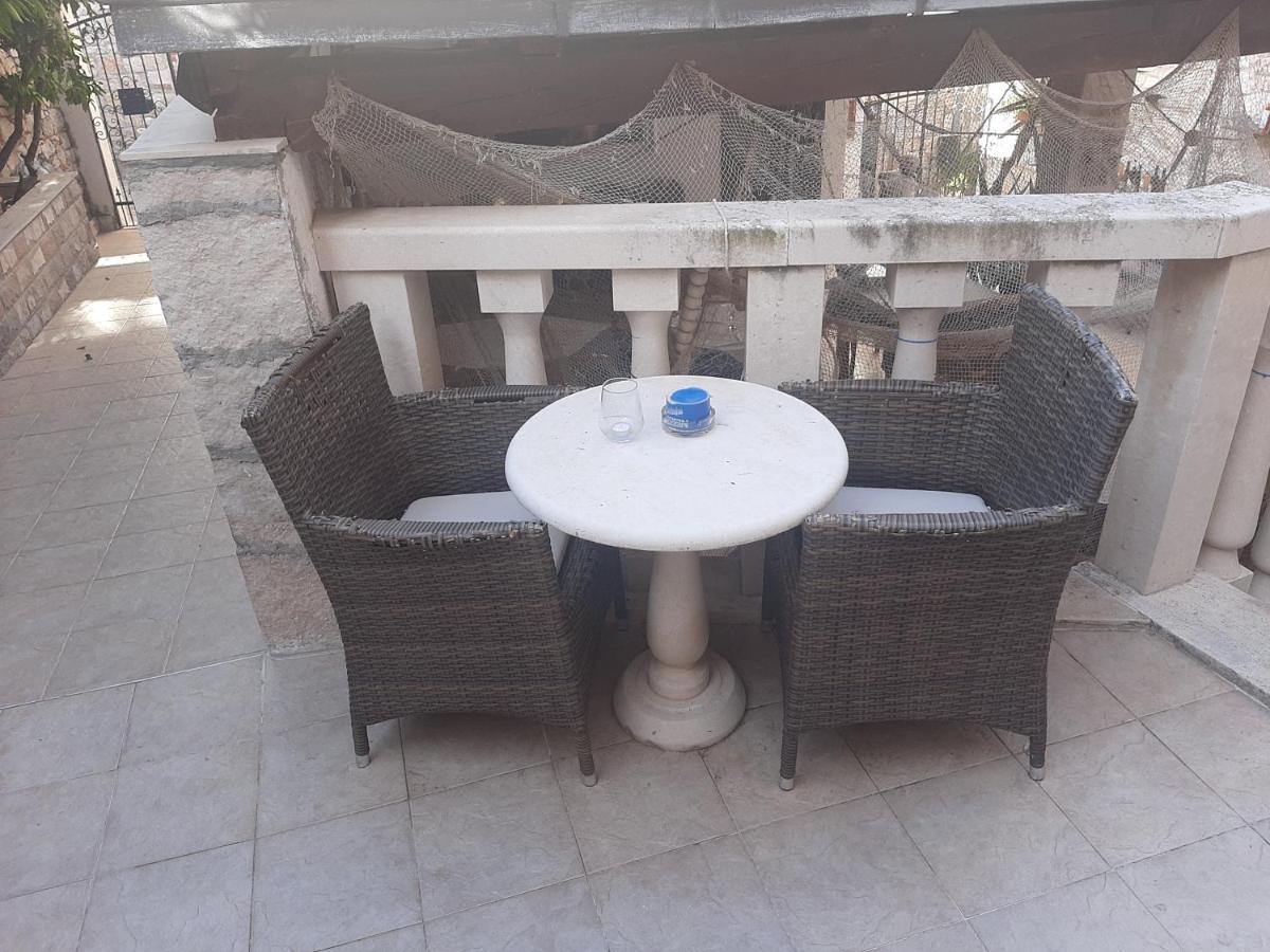 Vila Dora Supetar Apartment Екстериор снимка