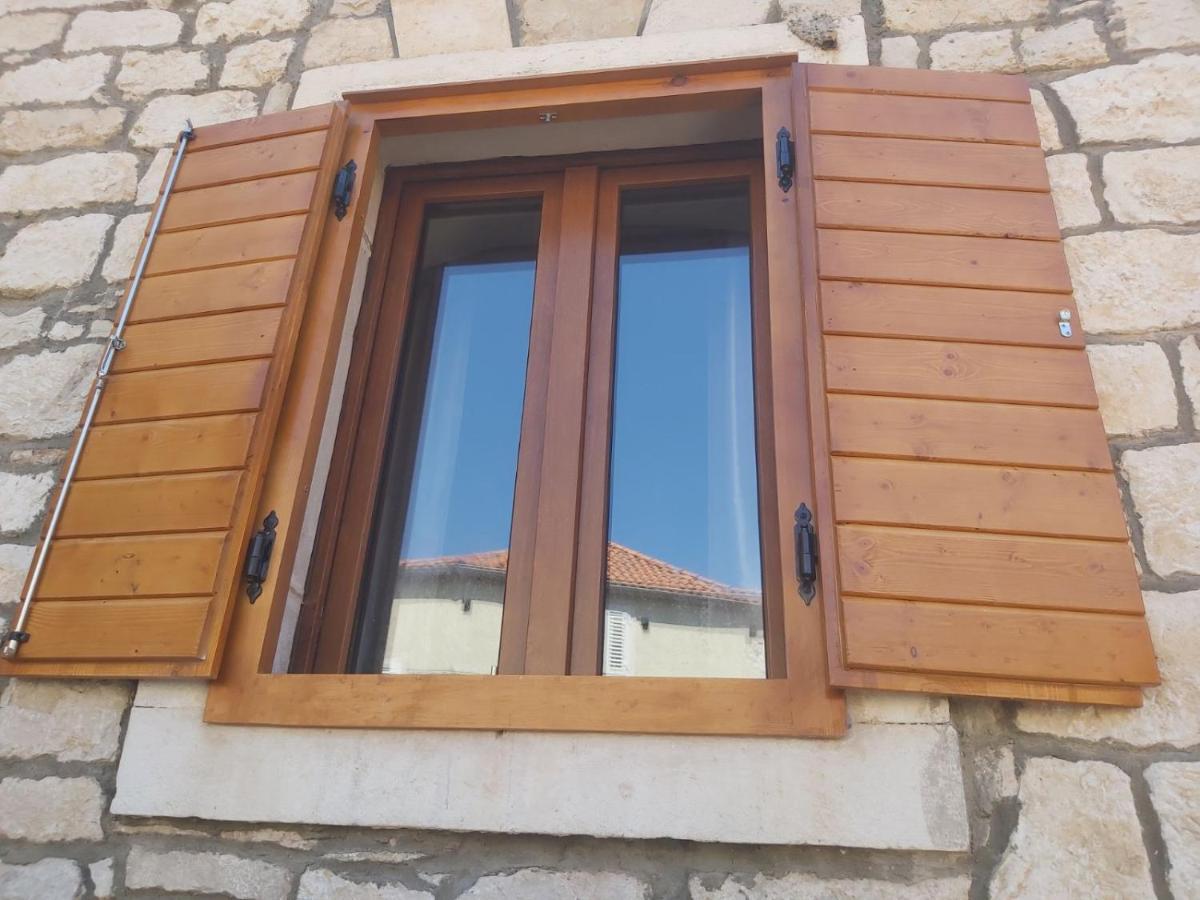 Vila Dora Supetar Apartment Екстериор снимка