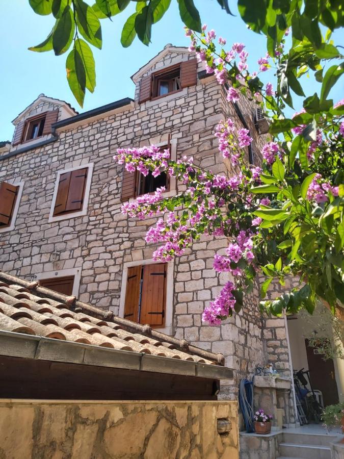 Vila Dora Supetar Apartment Екстериор снимка