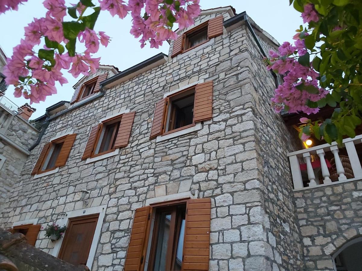 Vila Dora Supetar Apartment Екстериор снимка