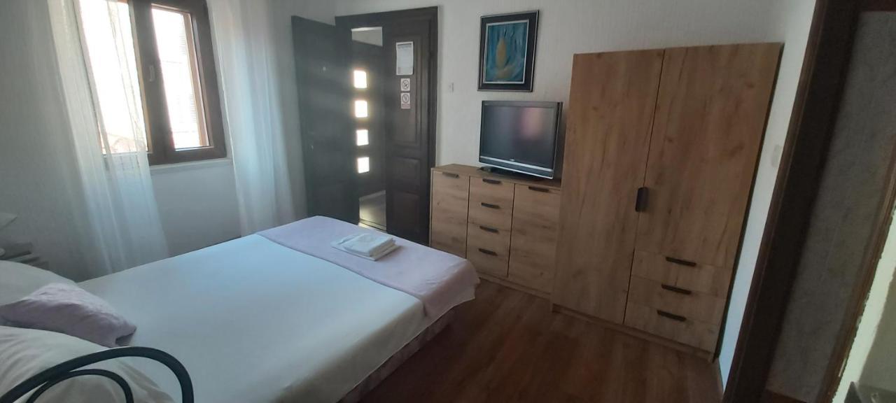 Vila Dora Supetar Apartment Екстериор снимка