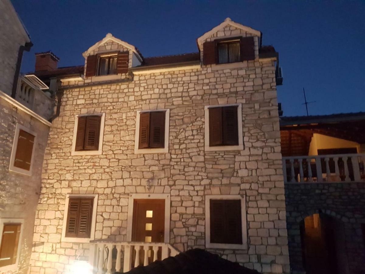 Vila Dora Supetar Apartment Екстериор снимка