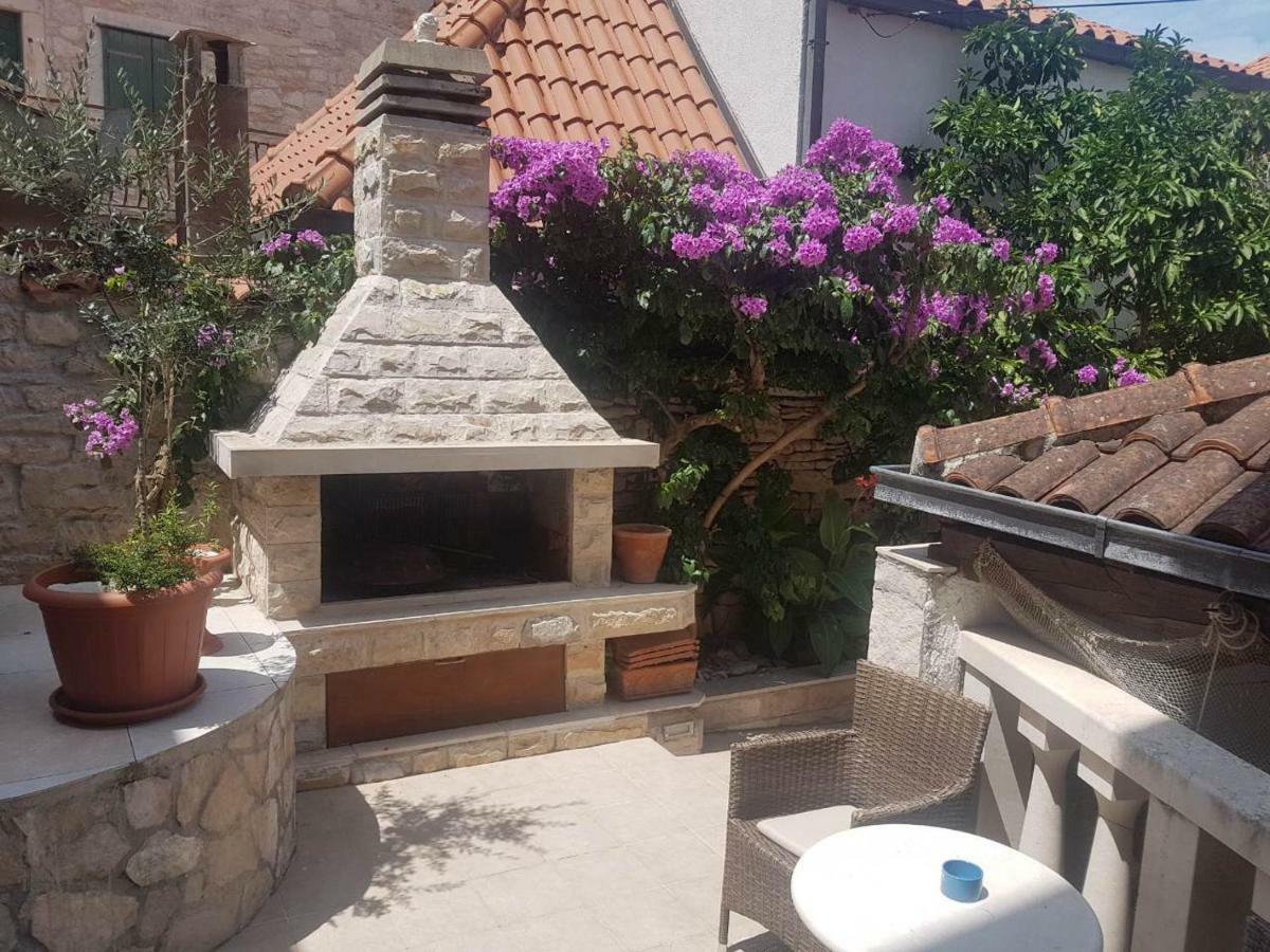 Vila Dora Supetar Apartment Екстериор снимка