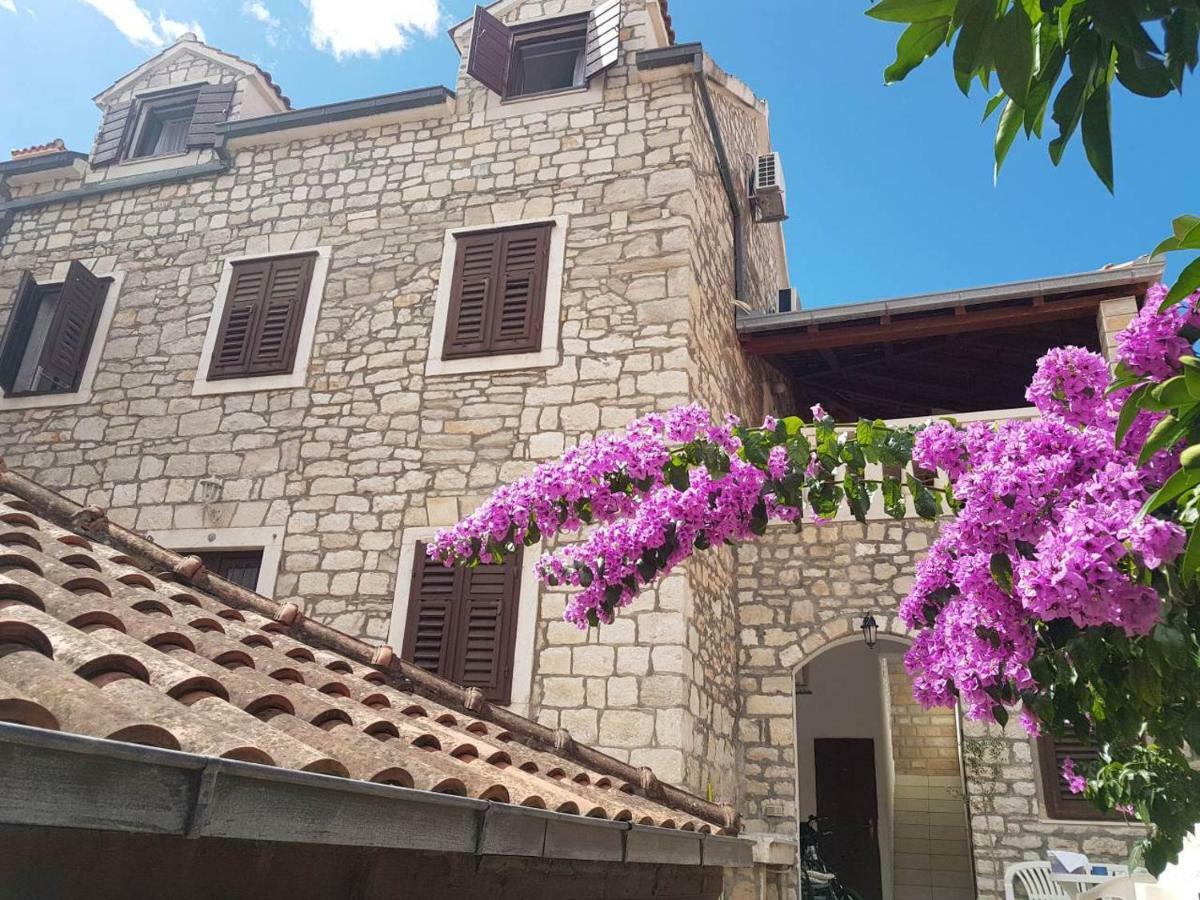 Vila Dora Supetar Apartment Екстериор снимка